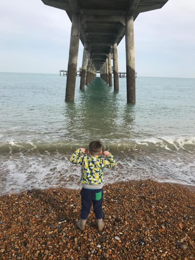 Foxes Sea Side Retreat Deluxe Chalet Is A Lovely Holiday Home Tucked Away On The Kent Coast Kingsdown  Luaran gambar